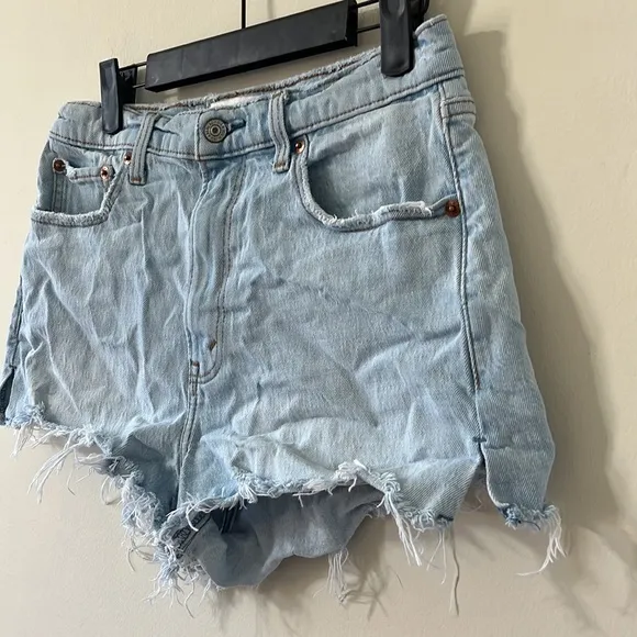 Abercrombie &amp; Fitch The Mom Short High Rise Light Wash Distressed Denim Shorts