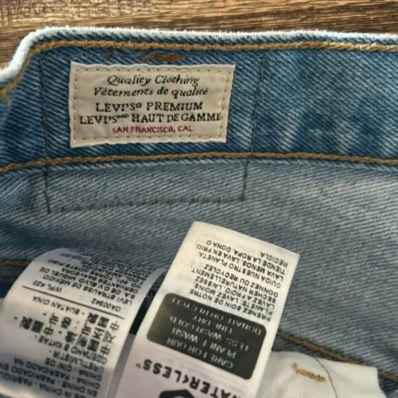 ARITZIA LEVIS 501s Jean cut off shorts denim 26
