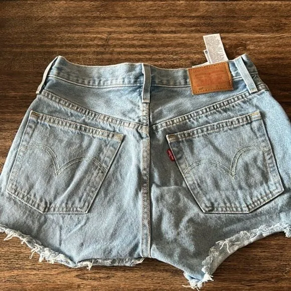 ARITZIA LEVIS 501s Jean cut off shorts denim 26