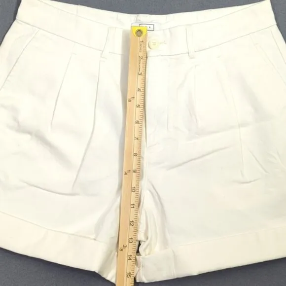 AYR Shorts Women's 10 White The Barcelona Pleated Twill Cotton Roll Cuff