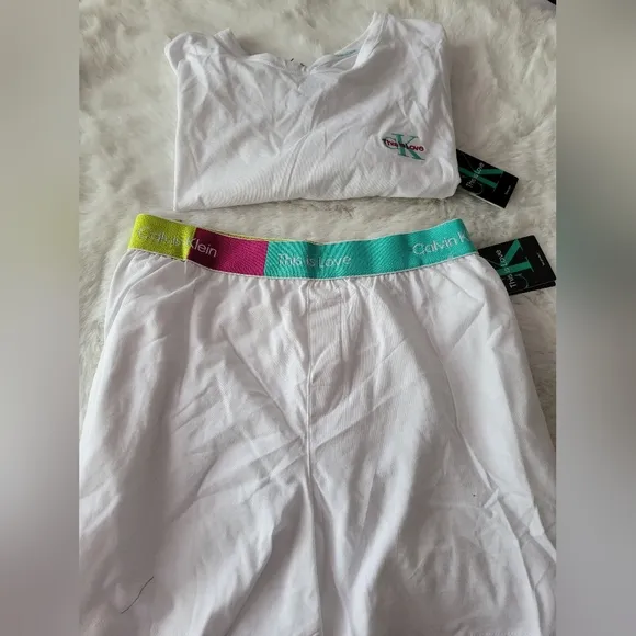 💘CALVIN KLEIN BRAND NEW SLEEP SHORTS AND TSHIRT SIZE M