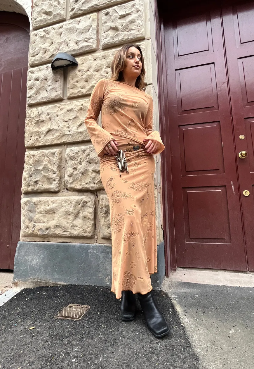 CARAMEL PAISLEY HALF LINED MESH SKIRT
