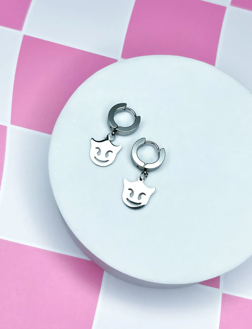 DEVIL CLASP EARRINGS