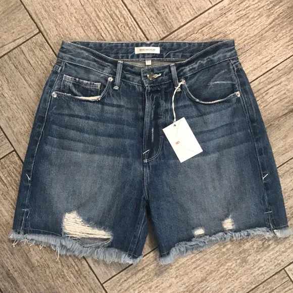 Good American bombshell shorts
