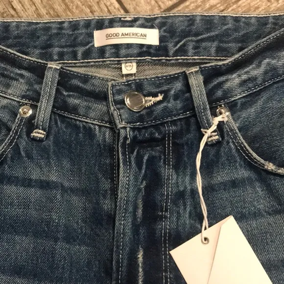 Good American bombshell shorts