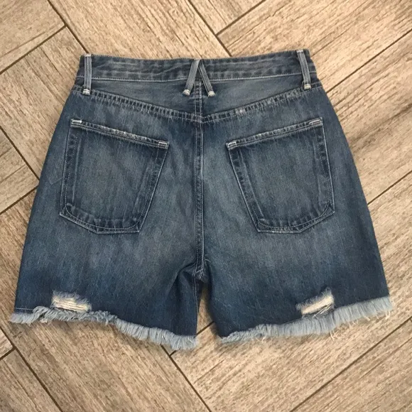 Good American bombshell shorts