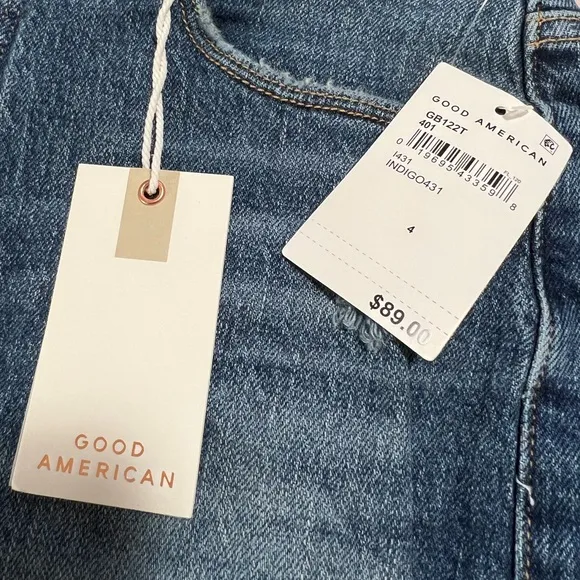 Good American bombshell shorts