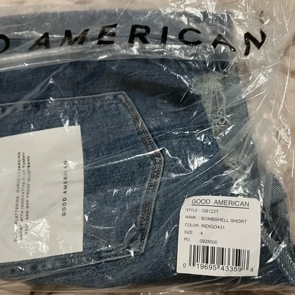 Good American bombshell shorts