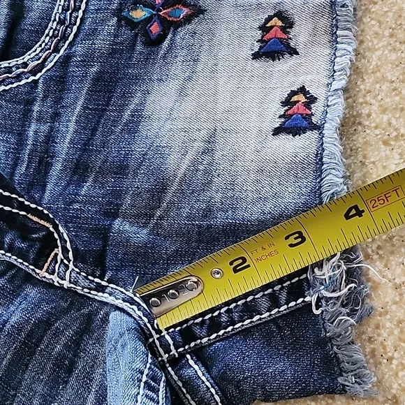 Grace in LA Southwest Fray Hem Shorts Size 27