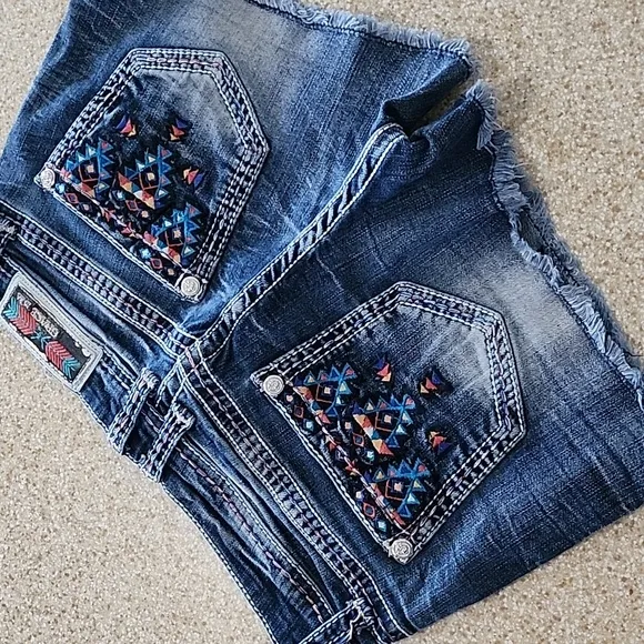 Grace in LA Southwest Fray Hem Shorts Size 27