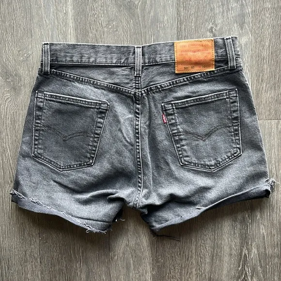 Levi 501 Cutoff Denim Shorts ✧ Size 30 ✧  Gray