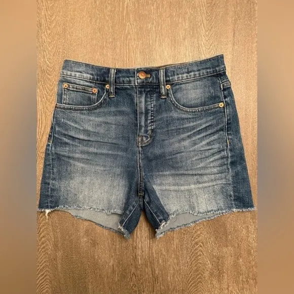 MADEWELL HIGH RISE DENIM SHORTS IN GLENOAKS WASH - Size 26