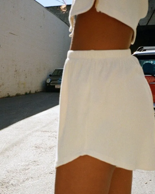 Mia Shorts in Oat Milk