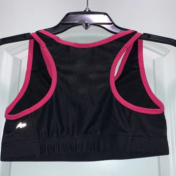 NIKE DRI FIT SIZE SMALL BRAND NEW SUPER CUTE THREE PIECE MATCHING OUTFIT