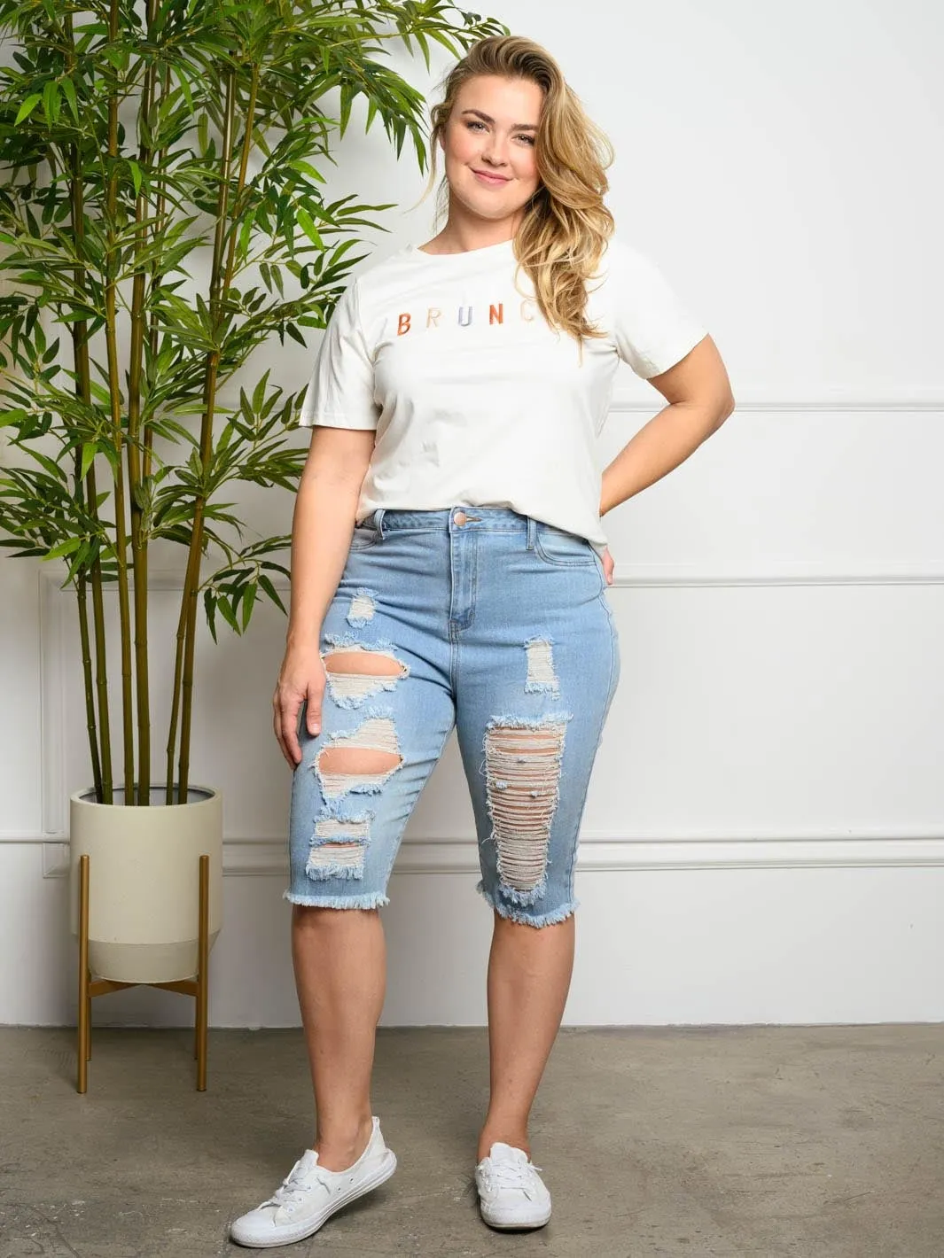 PLUS SIZE DISTRESS DENIM SHORTS