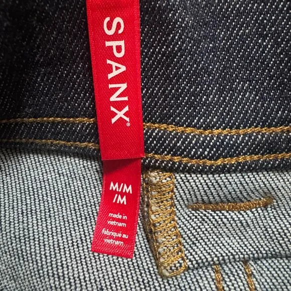 SPANX Denim Shorts Size‎ Med Dark Wash Stretchy Pull On NWT