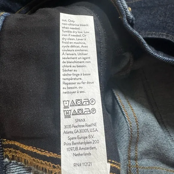 SPANX Denim Shorts Size‎ Med Dark Wash Stretchy Pull On NWT