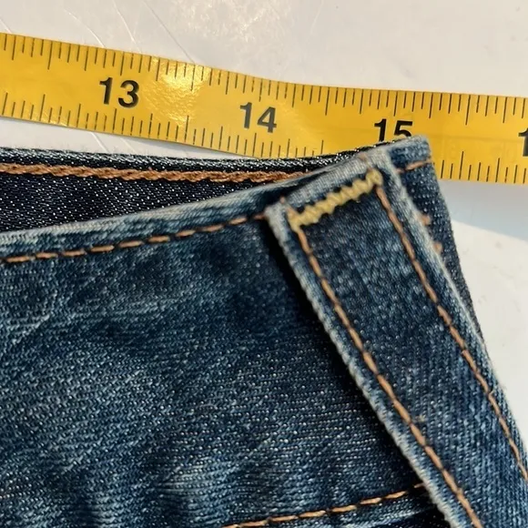 TRUE RELIGION JEAN SHORT SHORTS size 29