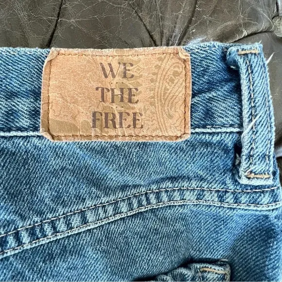 WE THE FREE By FREE PEOPLE Ghost Town Long Shorts Denim Size 31 Bodie Blue